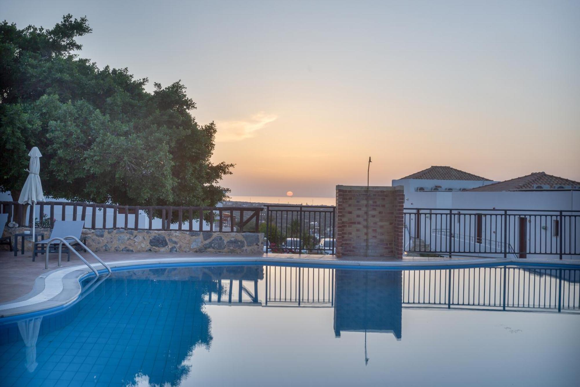 Driades Luxury Apartments Херсониссос Экстерьер фото
